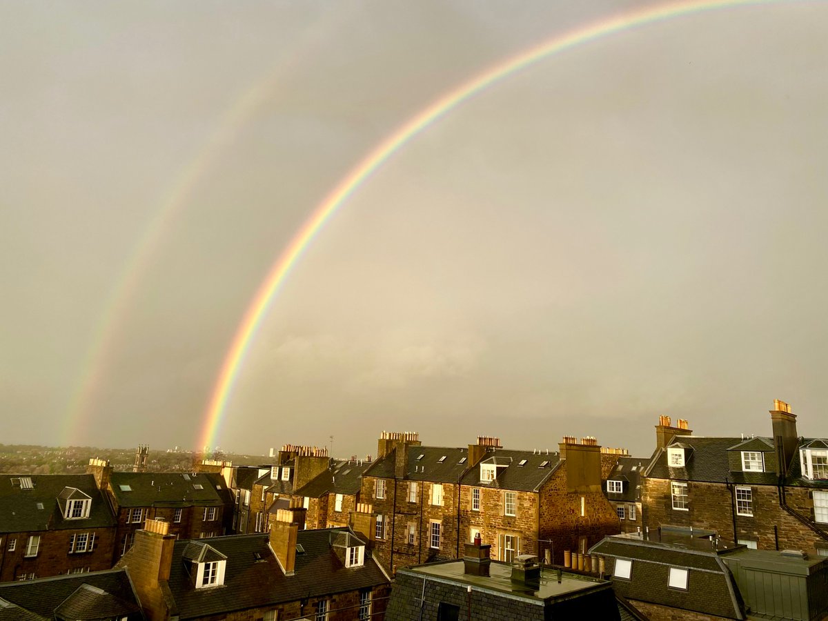 rachelkfox_'s tweet photo. Epic double rainbow today from @edbookfest office! #rainbowwatch 🌈 🌈 https://t.co/EXzZXCsjWA