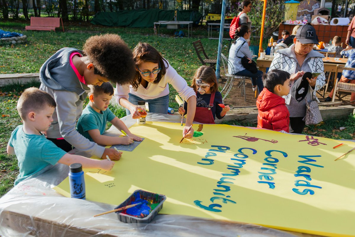 Wards_Corner's tweet photo. 100+ community members came together on Saturday for our Halloween Family Fiesta w @livingunder1sun 🧙‍♀️😻🎨

We ate + danced together + discussed spooky things like corporate 'regeneration'💀

Community ownership can provide new spaces for local families at Wards Corner- join us! https://t.co/s5JPJn3L61