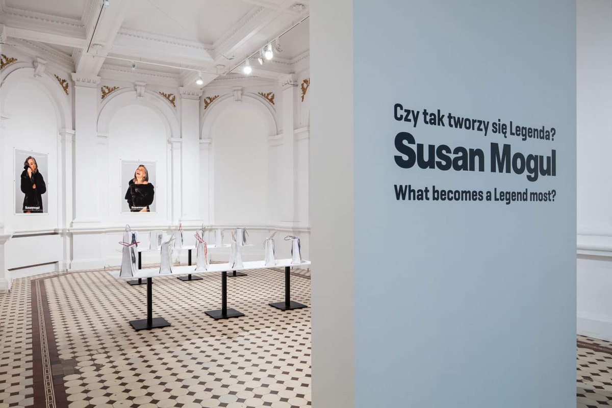 Lynx_art's tweet photo. The feminist art movement
👉https://t.co/2ucfDu51s4

🔸#SusanMogul. What becomes a Legend most? Exhibition

Art history has noted a number of artists who have successfully spoken mostly or even exclusively about themselves, their traumas, emotions, and experiences.

#zacheta https://t.co/YETiZzID9J