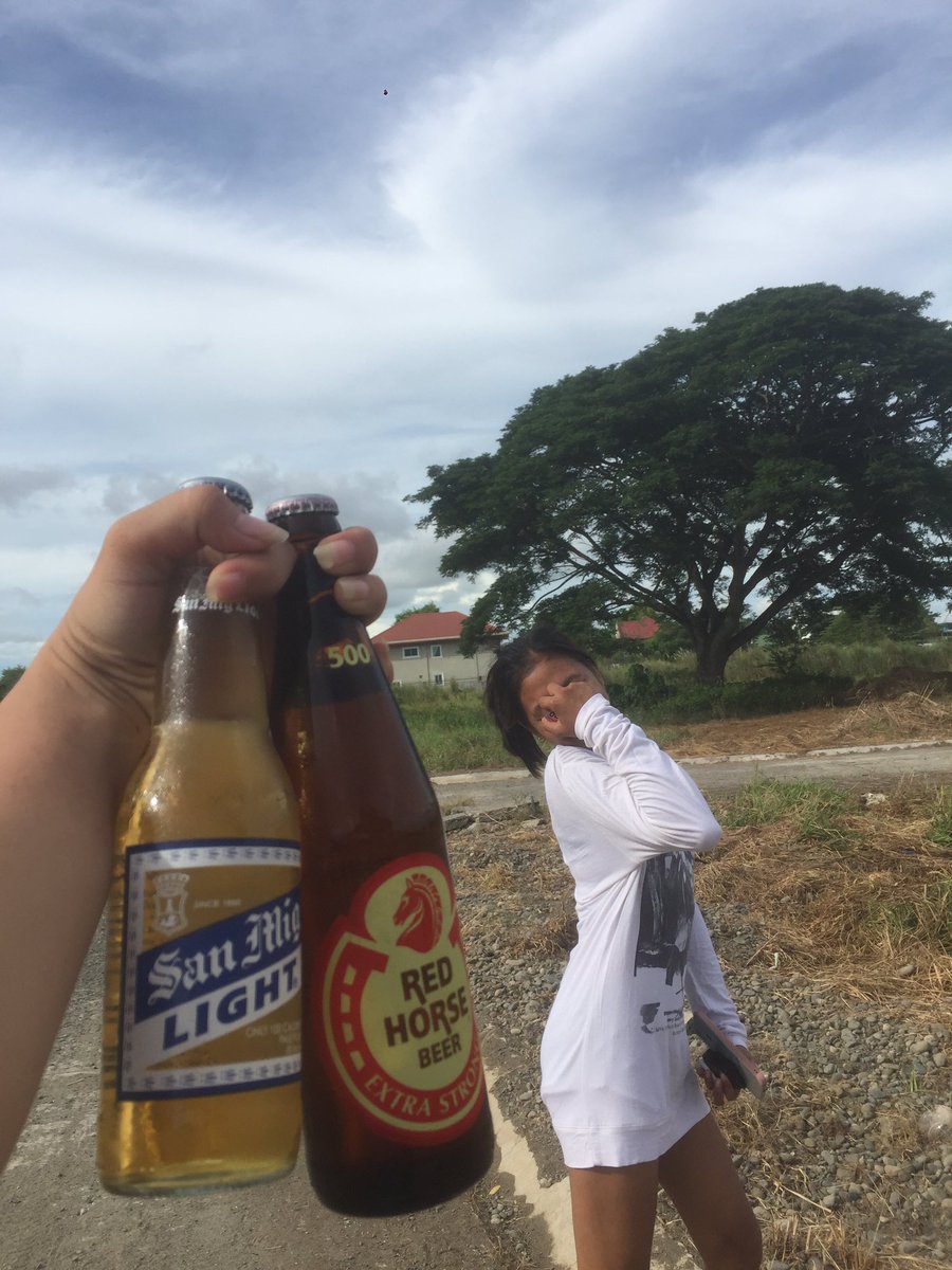 _marimarzx's tweet photo. nahalungkat ko HAHAHAHAHA aratsi na ul8 mag meryenda @Ajhey_ https://t.co/ugFiQPm0qJ