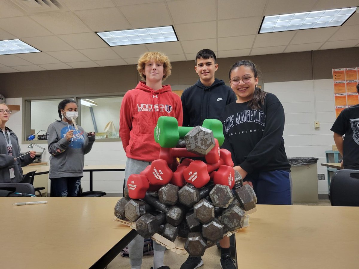 EMS_SCCSD's tweet photo. Bridges in Stem class today
275 club and 350 club!! 🙌 AMAZING 🤯 #STEMBuilding #mindblown https://t.co/XIM2GX4IBB