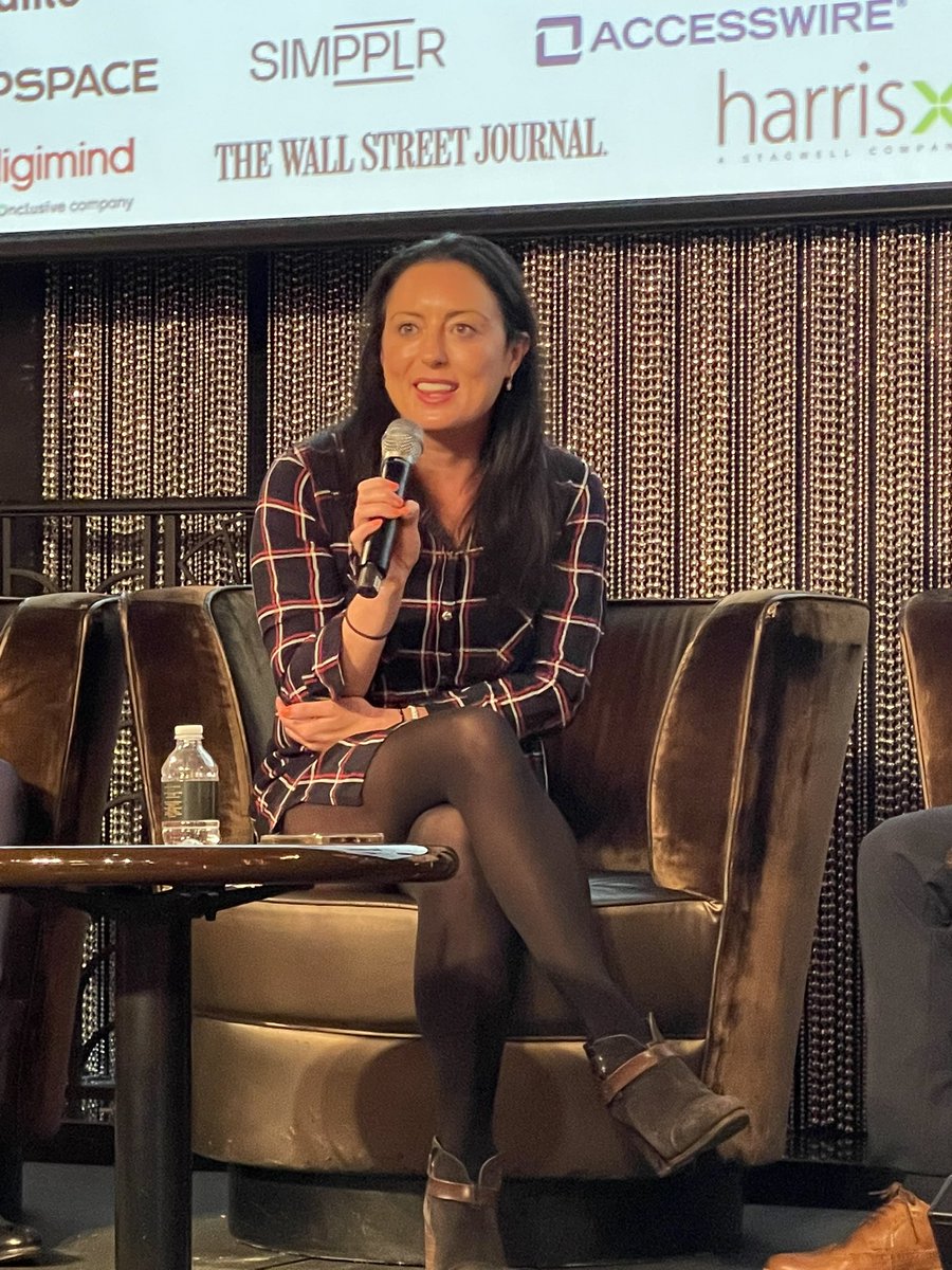 Little tension never hurts! And, great to hear importance culture has in engagement. HT <a href="/amandacoffee/">Amanda Coffee</a> @#CommsWeek2022 <a href="/PRDaily/">PR Daily</a> <a href="/RaganComms/">Ragan.com</a>