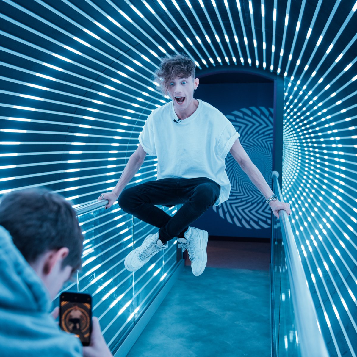 W5Belfast's tweet image. ICYMI 👉 W5 Late returns for a Christmas special!

Don your Christmas jumper &amp;amp; join us for an adults-only night of festive fun on 10th Dec!🎄

Our fully-licensed bar will be open to enjoy a merry drink 🍻

Remember... #NoKidsAllowed 🚫

Book tickets now &amp;gt; bit.ly/W5LateChristmas