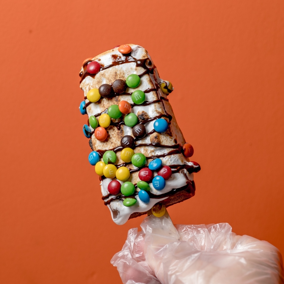 Add a little m&amp;m's to your paletas for that pop of color &amp; sweetness 😋 ⁠
⁠
We are available for indoor and outdoor dining, takeout, and delivery 🛵