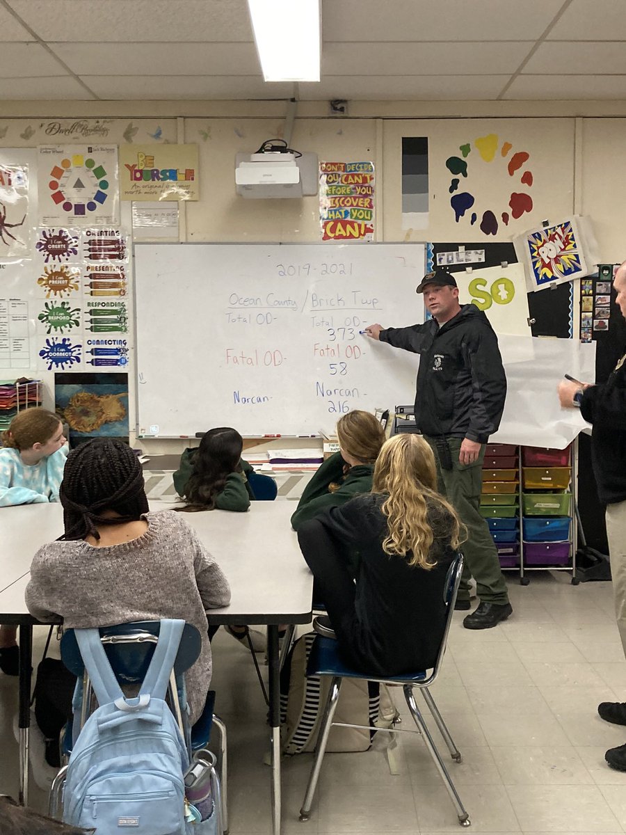 vmmsLEADandSeed's tweet photo. Officers Flynn & Murphy spoke to the club sharing local statistics about Overdoses in Brick. #leadandseed @VMMSMustangs https://t.co/YbaIYOPdoA