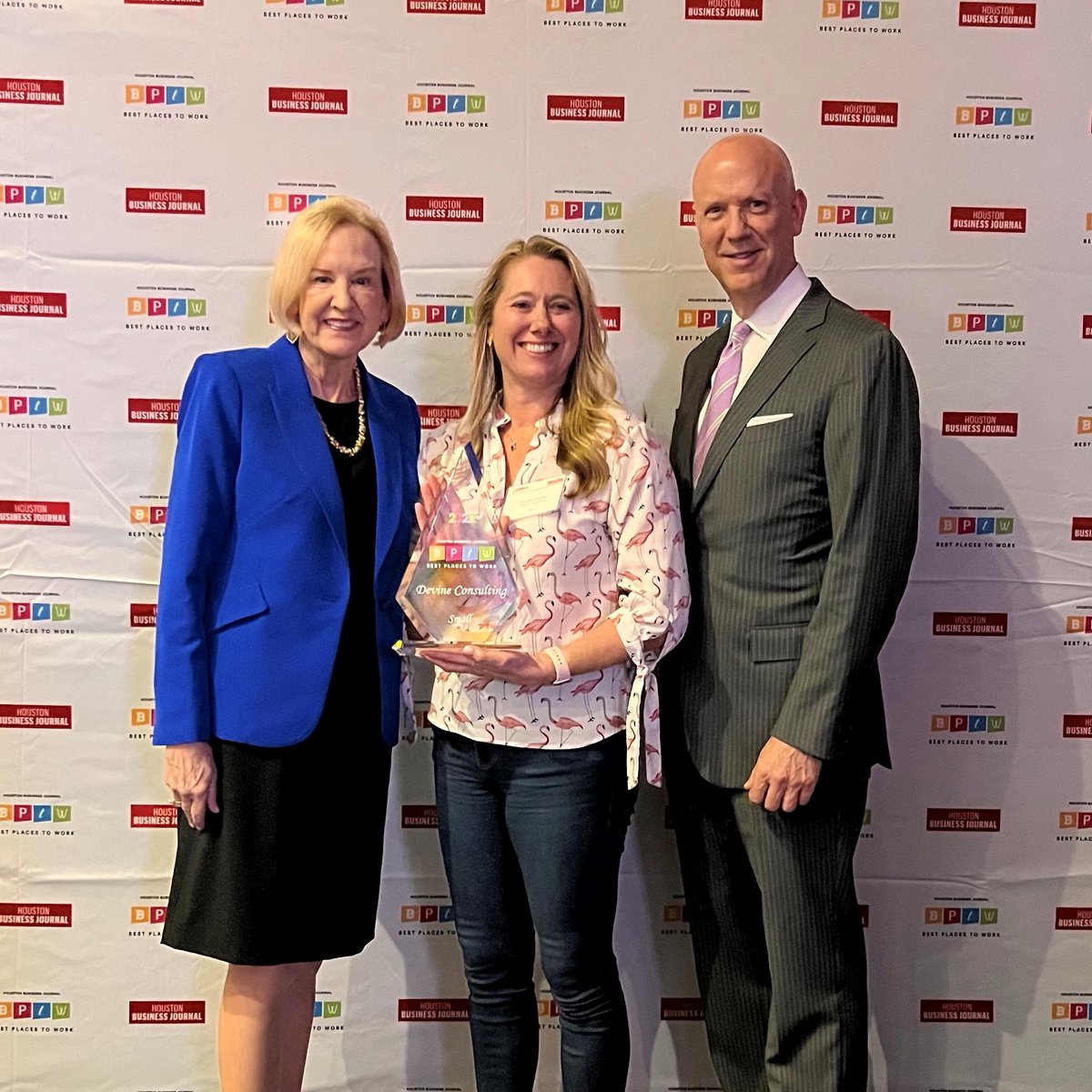 Devine_Consult's tweet photo. Last week we celebrated getting awarded Houston Business Journal Best Company to Work 2022! 

#houbizjournal #houstonsmallbusiness #bestplacestowork #accountingfirm #bookkeeping https://t.co/WGLtjVg0PZ