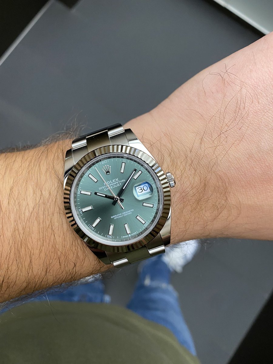 New 2022 Green dial 🤩🔥 The best ever 🐐 - Available today from our Liverpool Street London Showroom📍