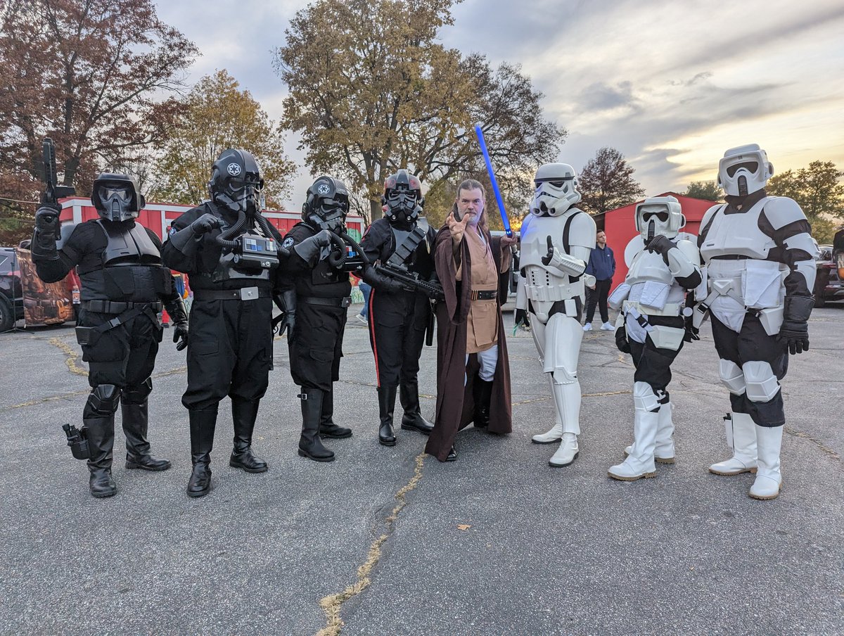 starwarsindiana's tweet image. This past Saturday evening (10/29/2022) @MosEspaBase, @Bloodfin Garrison and @NDGgarrison joined forces for this year&apos;s @BeCharity_House Trunk or Treat!