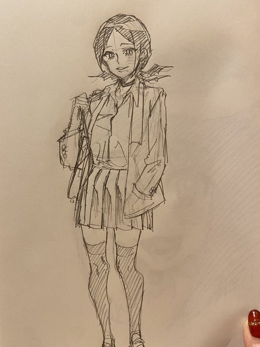 空き時間に描いた絵です。
アナログ上手に描ける人尊敬〜〜!って思いながら練習しました👌🤔 