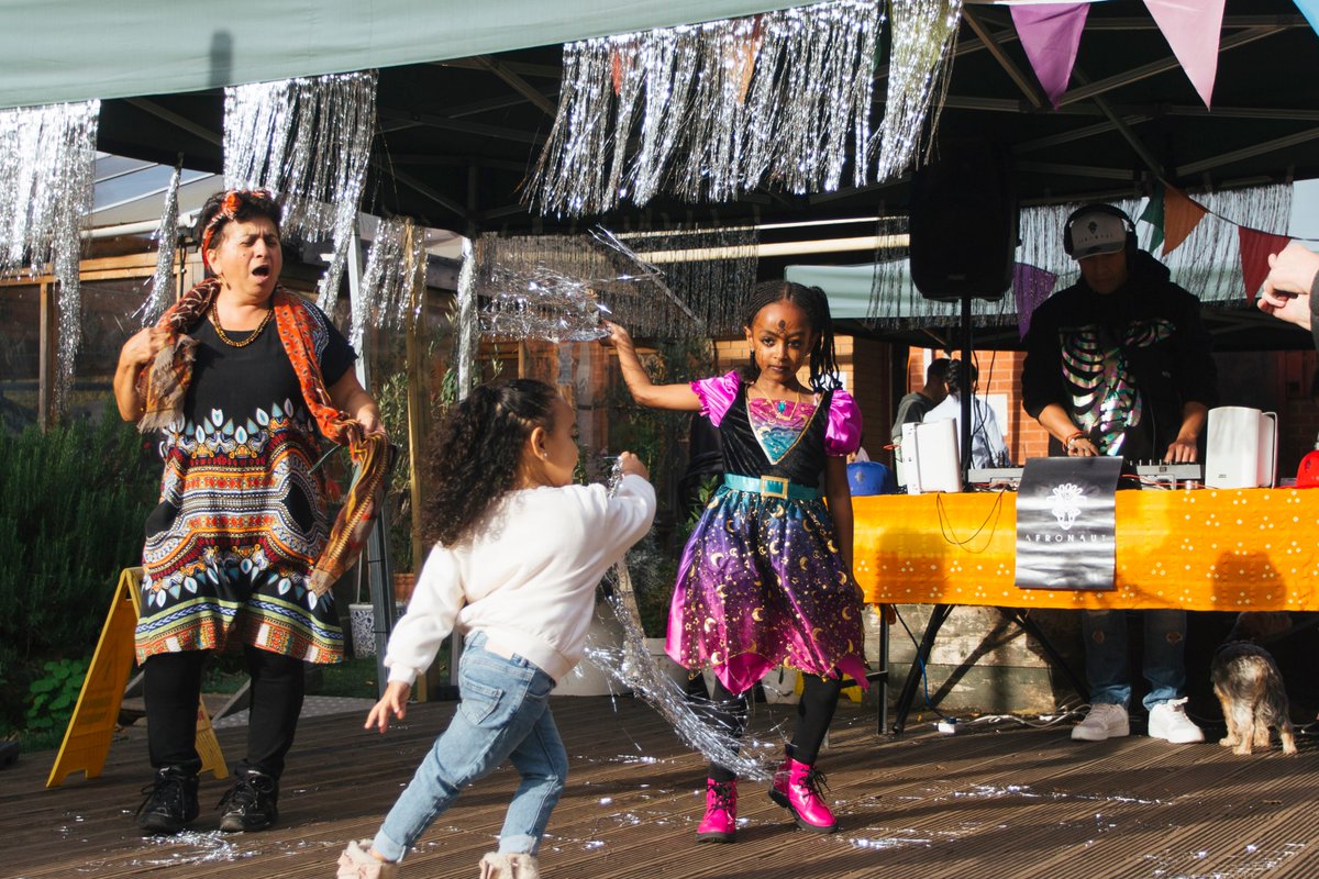 Wards_Corner's tweet photo. 100+ community members came together on Saturday for our Halloween Family Fiesta w @livingunder1sun 🧙‍♀️😻🎨

We ate + danced together + discussed spooky things like corporate 'regeneration'💀

Community ownership can provide new spaces for local families at Wards Corner- join us! https://t.co/s5JPJn3L61
