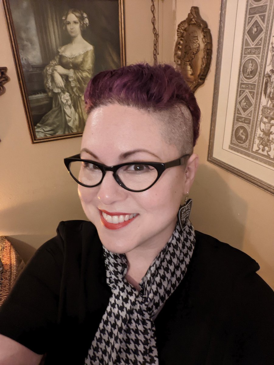 ladyaprillark's tweet photo. Hello, friends! If you're in the Tampa Bay area today, come visit Alchemy &amp; Ashes- and sit with me for a Reading. 
#psychic #advice #help #Trending #Twitter https://t.co/FZFRSQkm1t