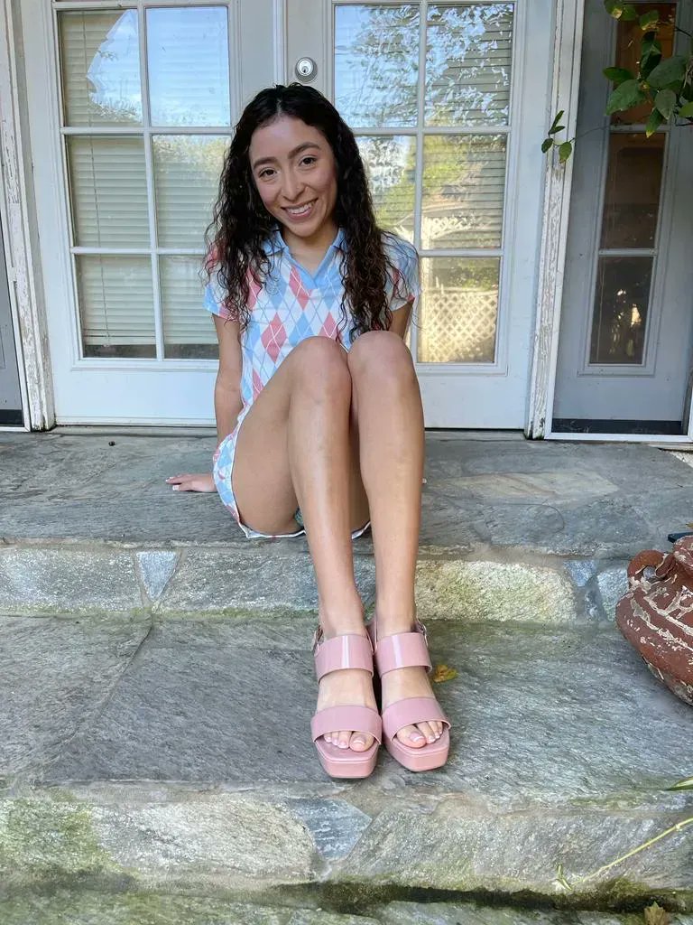 Such a sweet smile on her face...and a very naughty body, 😘. behind the scenes with fresh faced