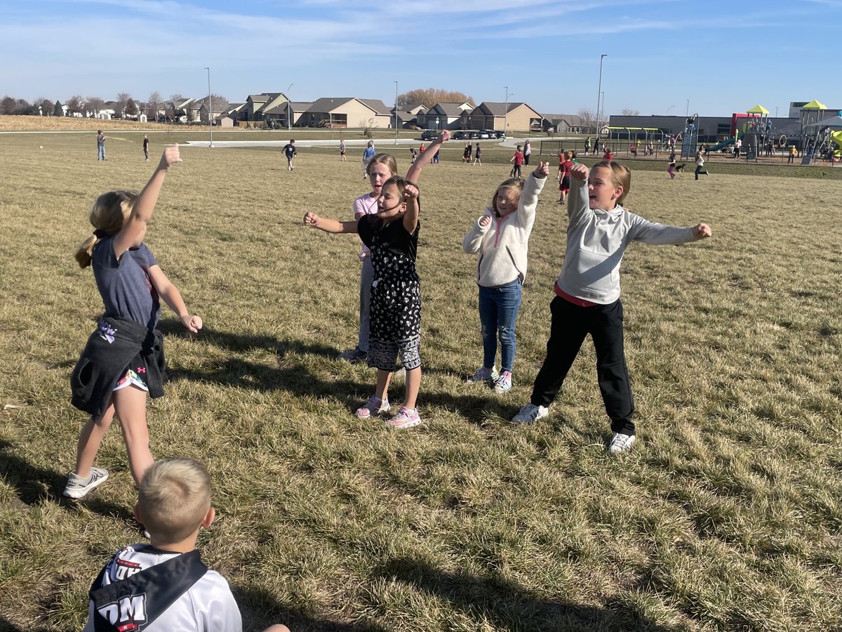 ADM_Meadow_View's tweet photo. A beautiful second grade recess!! https://t.co/tpcW1wwqC6