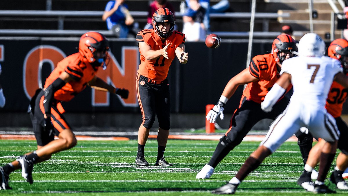PrincetonFTBL's tweet photo. . @Will4Powers has averaged 40.9 yards per punt over his career, which would be the second-best career mark in Princeton history. Of his 93 career punts, 28 have pinned teams inside the 20, and 28 have been fair caught. 

https://t.co/CvZr2iajIU

#JUICE24 🍊🥤 https://t.co/Nc0w7AO0hR