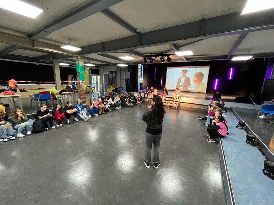 ONC Clauslaan (@onc_clauslaan) on Twitter photo De voorbereidingen zijn in volle gang! Morgen is het tijd voor de Super8dag op ONC Clauslaan #actieflerenveeldoen π‘π΅π‘π΅
Hebben jullie er zin in?
<a href="/BsWalvis/">Bs de walvis</a> <a href="/Touwladder/">KindCentrum De Touwladder</a> Maerten van den Veldeschool <a href="/mbspassepartout/"> MBS PassePartout</a> <a href="/BsNoordeinde/">Bs Noordeinde</a> <a href="/DE_FLORIANT/">KBS DE FLORIANT</a> Daltonbasisschool Waterland De voorbereidingen zijn in volle gang! Morgen is het tijd voor de Super8dag op ONC Clauslaan #actieflerenveeldoen π‘π΅π‘π΅
Hebben jullie er zin in?
<a href="/BsWalvis/">Bs de walvis</a> <a href="/Touwladder/">KindCentrum De Touwladder</a> Maerten van den Veldeschool <a href="/mbspassepartout/"> MBS PassePartout</a> <a href="/BsNoordeinde/">Bs Noordeinde</a> <a href="/DE_FLORIANT/">KBS DE FLORIANT</a> Daltonbasisschool Waterland