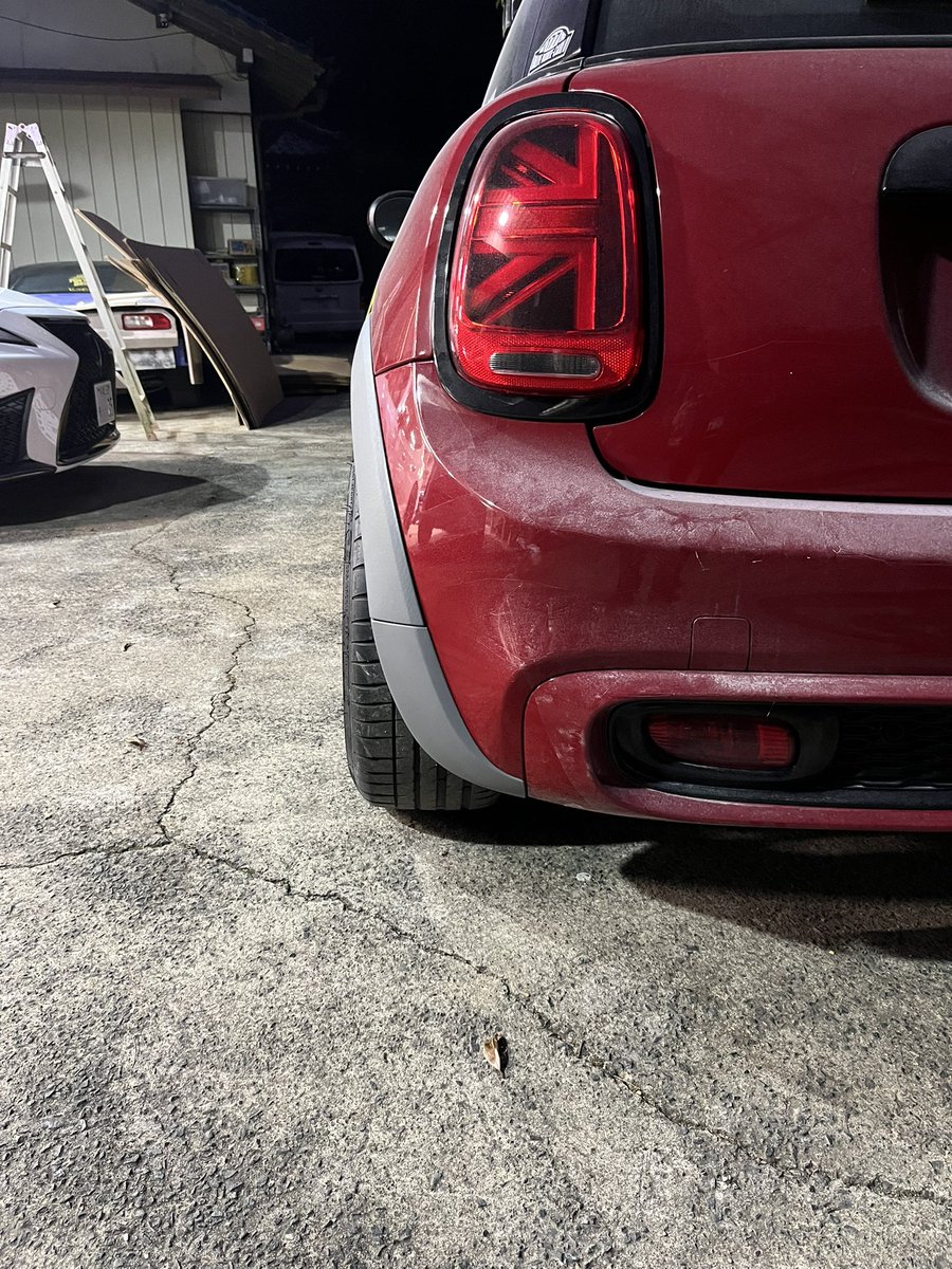 CustomLeaf's tweet photo. MINI F56オーバーフェンダー作成中。
純正戻し可能。
ディーラー入れます。
#leafauto #リーフオート #bmwmini #mini #minif56 #minicooper #minicoopers #minicooperf56 #オーバーフェンダー #オリジナルフェンダー #ミニオーバーフェンダー https://t.co/hbMYFTjnpD