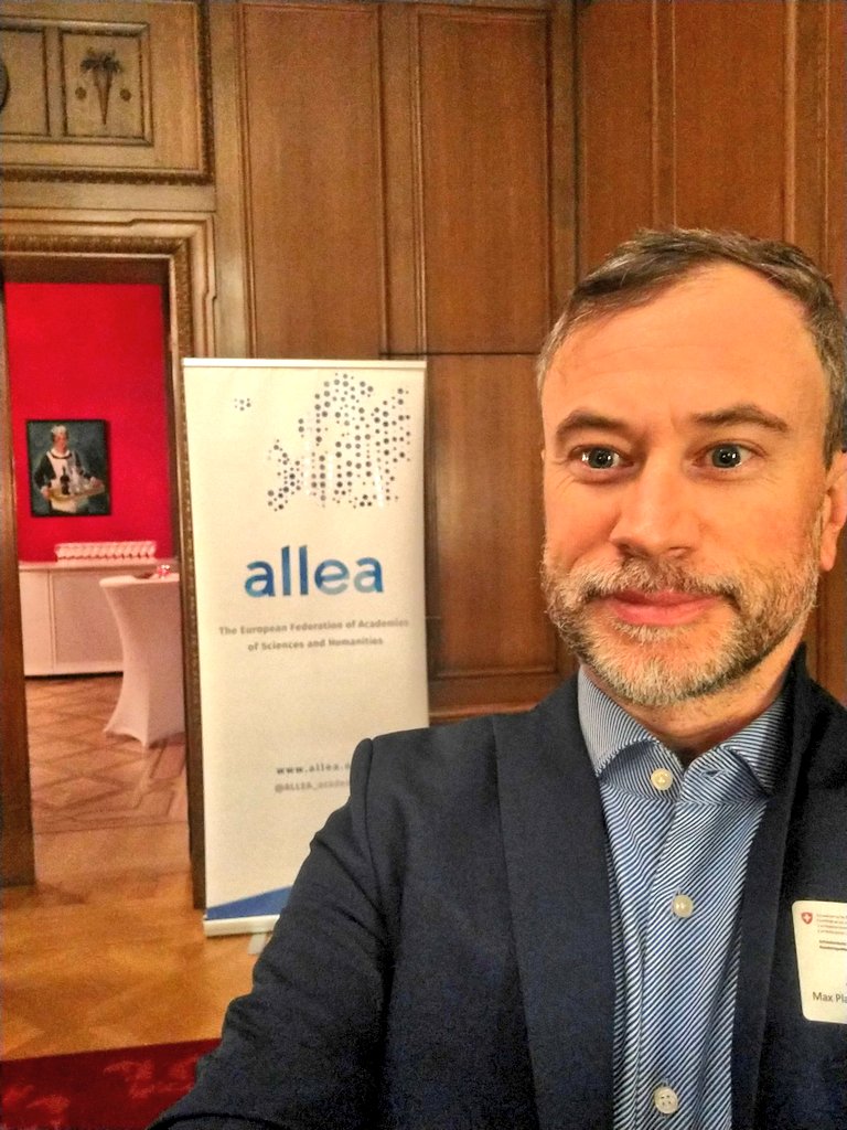 Jakob_Schweizer's tweet photo. Looking forward to this promising evening at the @CHBotschaftDE in Berlin - let's #DecarbScience and be a positive example for society! https://t.co/9mN9Fz7Gc1