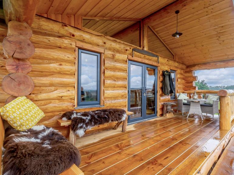 Last Minute Lodges tweet media