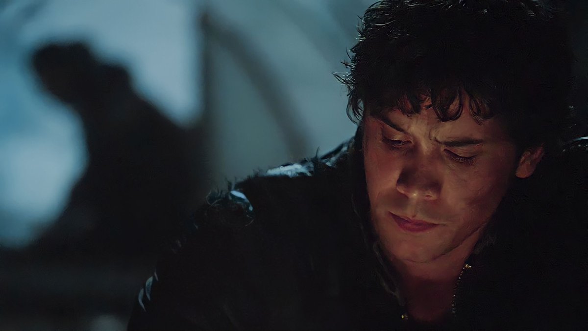 bellarkegallery's tweet photo. “he'd do anything for her, to protect her. just makes sense.”

“i'm so sorry, clarke. i knew you were a target and i didn't protect you.” https://t.co/bLVJsnxgTn