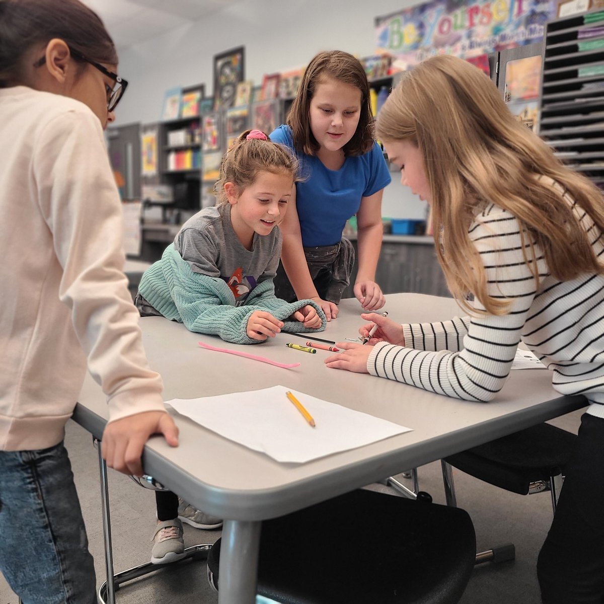 MrsMackeyKlein's tweet photo. These @IDODI kiddos from @FoxKISD in @KleinISD were hard at work on Instant Challenge practice. They are learning that creatively using materials &amp; enhancing performance skills helps with collaborating and being persistent! @GordonKSee https://t.co/MUZ4rXf53U