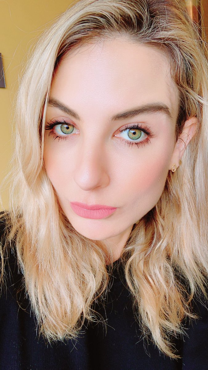 Make-up #makeupartist #makeup #naturalmakeup #lipstick <a href="/hudabeauty/">Huda Beauty</a> #capetownmakeupartist