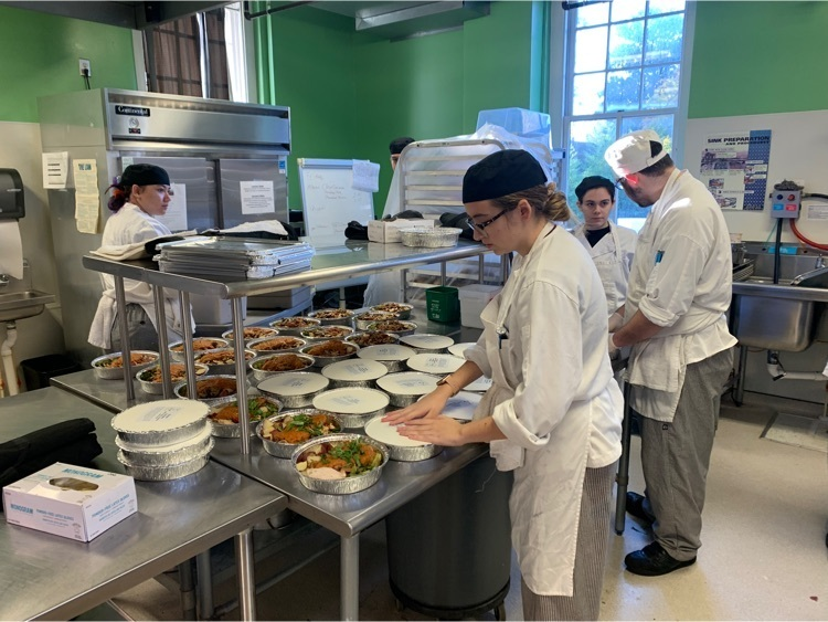 CCTC_CCPS's tweet photo. Chef’s Food and Beverage Management students are prepping and cooking away delicious Wednesday Dinners.  If you haven’t ordered before, it’s a treat!
#CCTCGrows https://t.co/VfLxIDxYpe