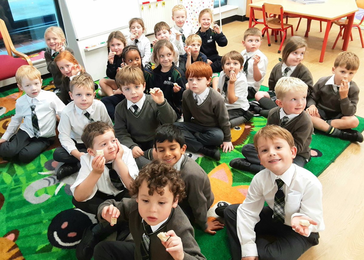 Today in Science we've been sense detectives and especially enjoyed the 'taste' of our baking - pumpkin bread🎃