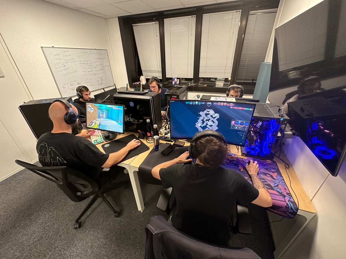 NowBrains's tweet photo. 🚨 BOOTCAMP ALERTE 🚨 
Retour en image sur le #bootcamp de l'équipe @NowBrains Esports qui affrontera dans 10 jours les plus grands gamers au Tournoi @ValorantFR de la @LyoneSport  2022 ! 💪🏽😎 
Rendez-vous le 11, 12 et 13 novembre prochain ! 🗓️ 
 
#LES2022 #Esport #Team #gaming https://t.co/oajvRJmBBP