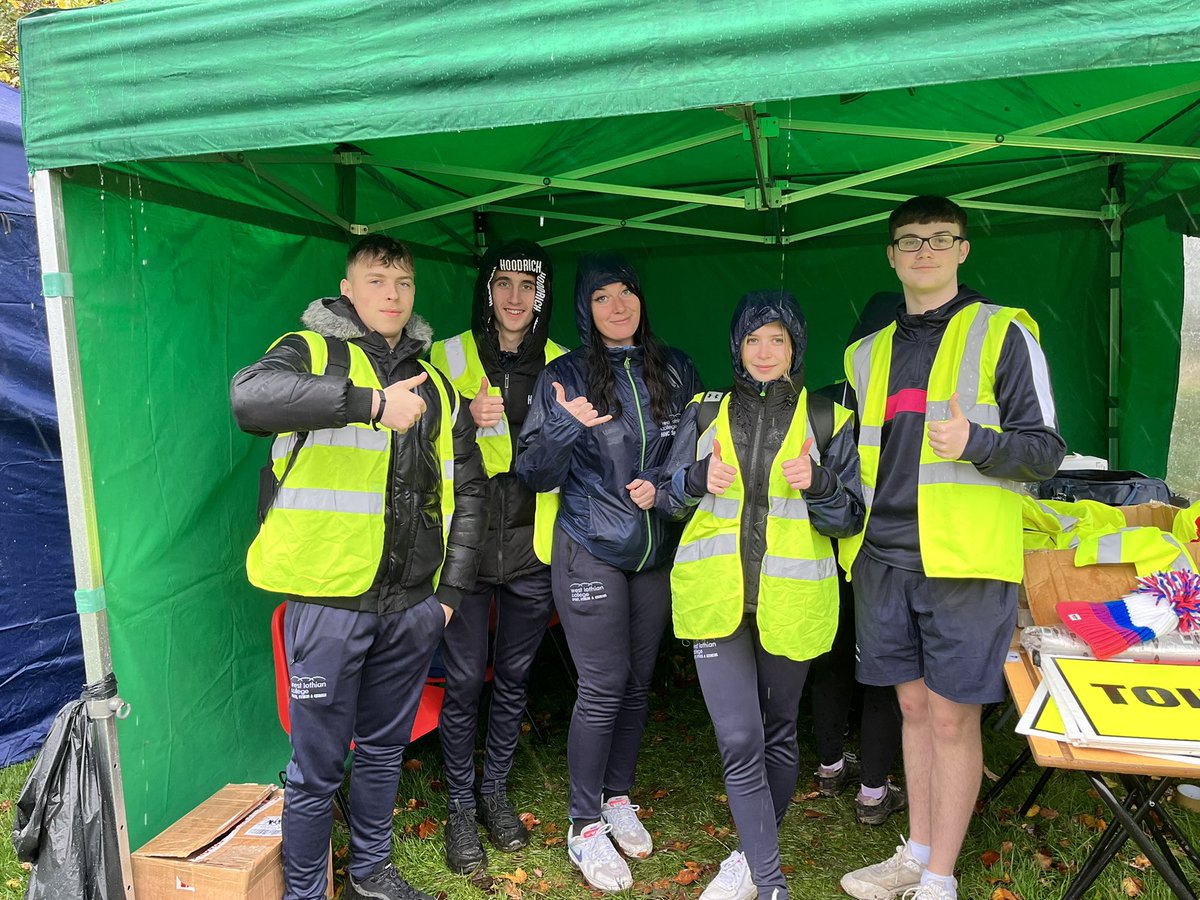 Laura Burns tweet media