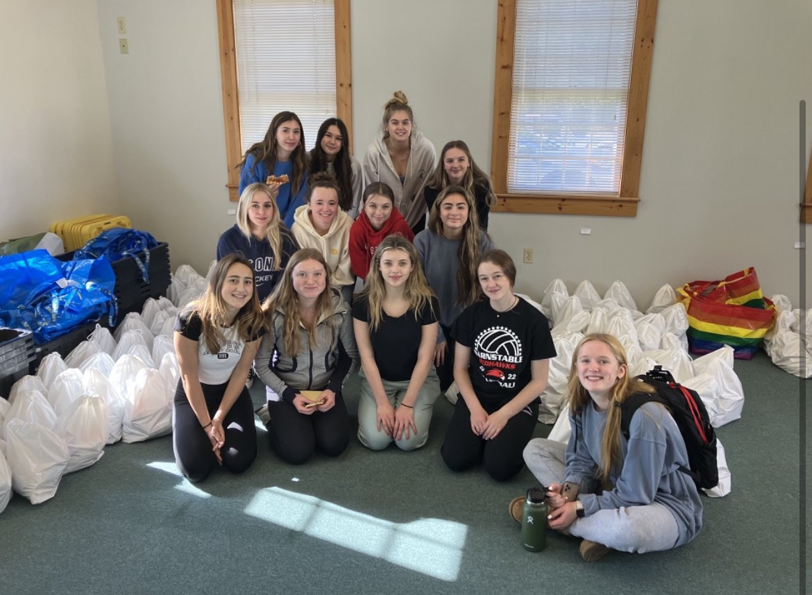 BHS_Redhawks's tweet image. The girls volleyball team assisted in packing over 300 bags of food for Cape Kids Meals to distribute all over Cape Cod. #REDHAWKFAMILY Barnstable home of the Leaders and the Best! @bps_schools @MIAA033