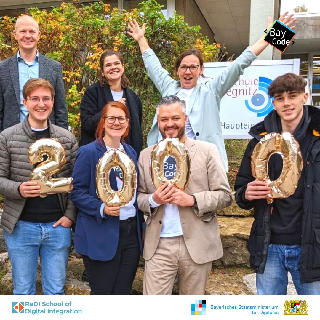 Hurra! Meilenstein erreicht! 2.000 bayerische Schüler.innen hat #BayCode inzwischen bei ihren ersten Schritten im Programmieren begleitet! 

@redischool @gerlach_judith <a href="/digitalbayern/">Bayerisches Digitalministerium</a>