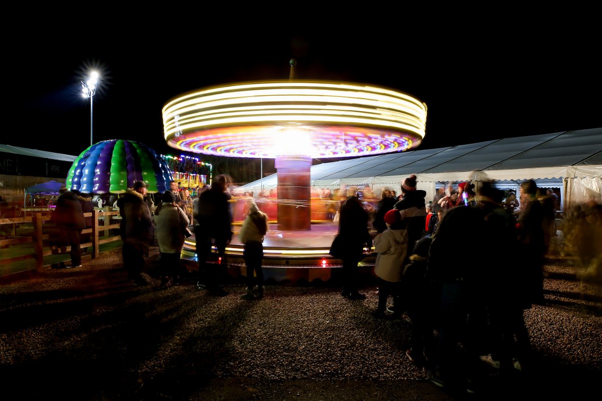 Join us for our 🎇 Fireworks Bonanza 🎇at Sixways this Friday 4 November. 🎪From spinning teacups, toy & pirate ship rides to the classic rodeo bull we have lots to look forward to! We also have fun performances by Doorstep Princesses. 📲For tickets call 07724338320/07724335562.