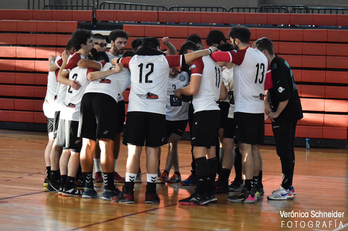 #HandballUBA: A un paso del ascenso a Liga Plata

El equipo mayor masculino del handball de UBA Deportes podría certificar su vuelta a la segunda categoría metropolitana si consigue una victoria el próximo domingo y si CIDECO (2°) vence a Villa Modelo (3°).