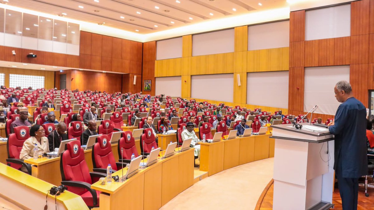 Geoffrey Onyeama tweet media