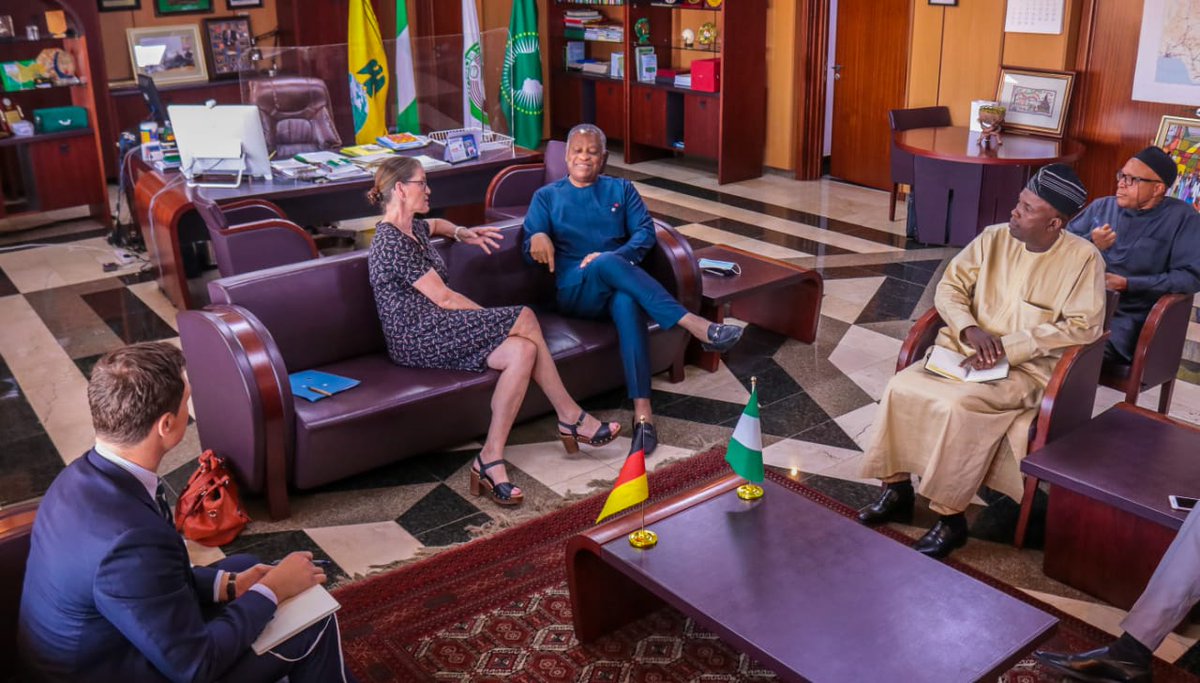 Geoffrey Onyeama tweet media