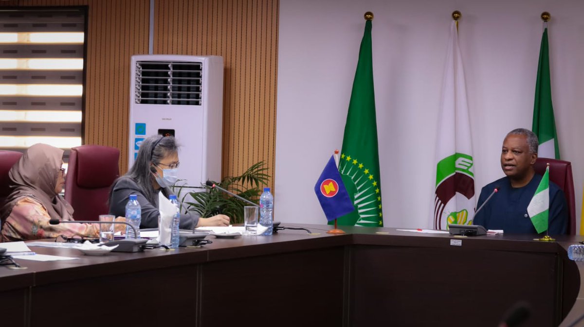 Geoffrey Onyeama tweet media