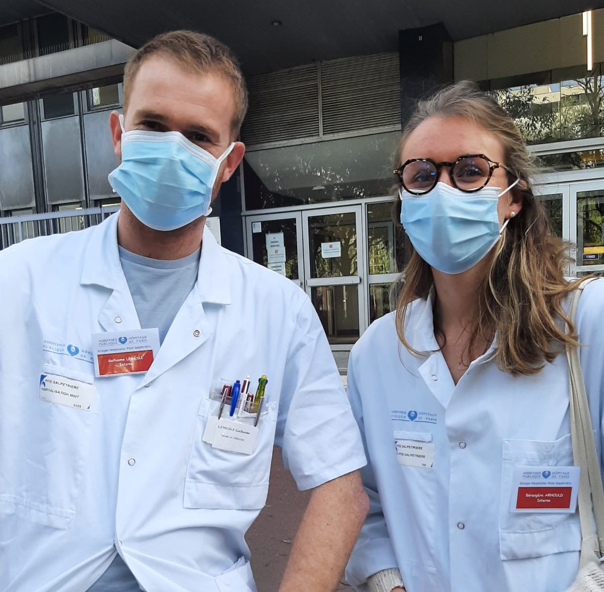 Bienvenue à Guillaume et Bérengère ainsi qu'aux 422 #internes intégrant aujourd’hui les services de l’hôpital pour leur nouveau semestre de stage. Nous leur souhaitons à toutes et à tous une bonne rentrée 🙂 @APHP