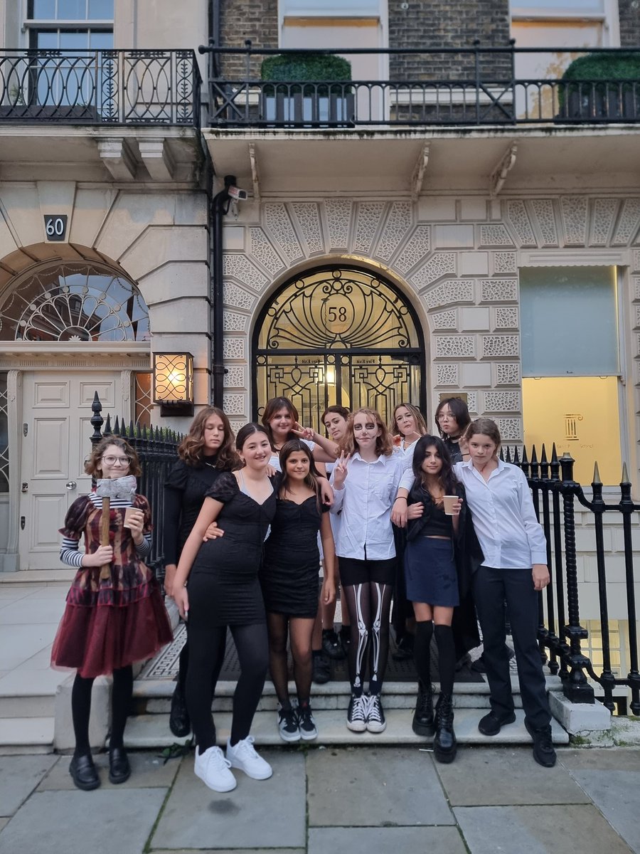 year8pps's tweet photo. Halloween movie night 🌙 🎃 👻 @PortlandPlaceHd https://t.co/AP4w651sOD