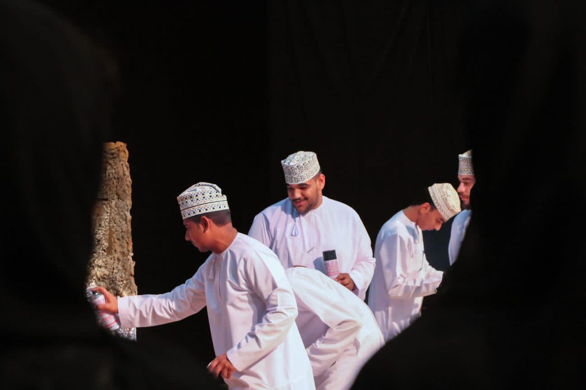 ورشة عمل في #صناعة_الديكور_المسرحي نظمتها #جماعة_المسرح بجامعة التقنية والعلوم التطبيقية بنزوى من تقديم / الحسين بن ناصر السالمي وذلك تماشياً لتجهيزات جماعة المسرح لمهرجان_المسرحي_الطلابي٢٠٢٣