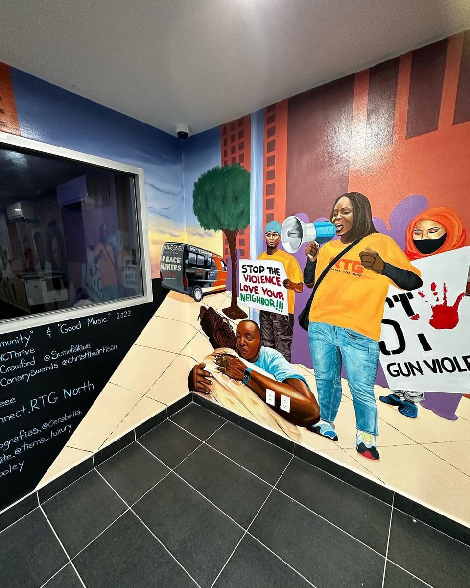 BronxConnect's tweet photo. Another INCREDIBLE mural in the books!! Projects like this speak to the beauty of community. Special s/o to @nycthrive @sumofallawe @rtgnorth!
📸 sumofallawe
#BronxConnect #endviolence #gunviolenceprevention #bronx #elbronx #advocacy #antiviolence #nyc https://t.co/MFoOjMrYF6