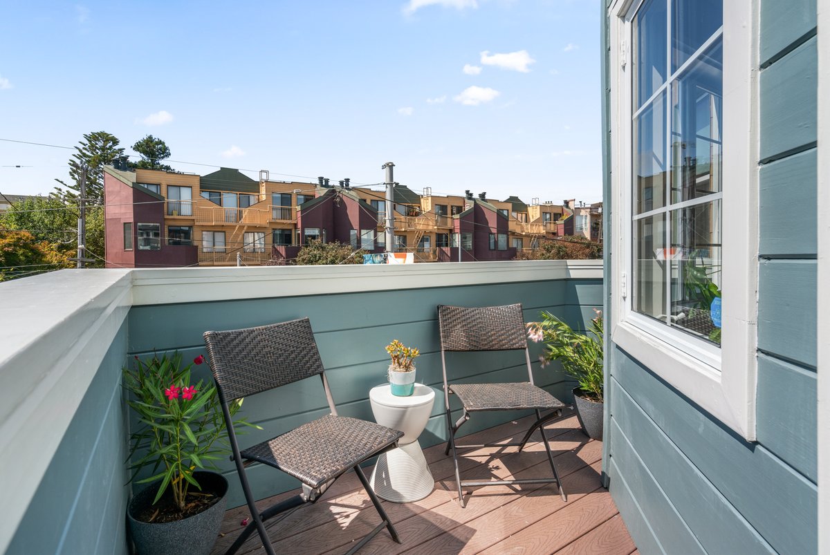 BernieAndMike's tweet image. This great Mission Dolores condominium sold over asking in 8 days at $960,000. 
379 Church St 301
MissionDoloresLife.com
#justsold #november #sanfranciscoluxuryrealestate #sanfranciscorealestate #sfrealtor #vanguardproperties #bernieandmikehomes #luxuryrealestate #sf #homes