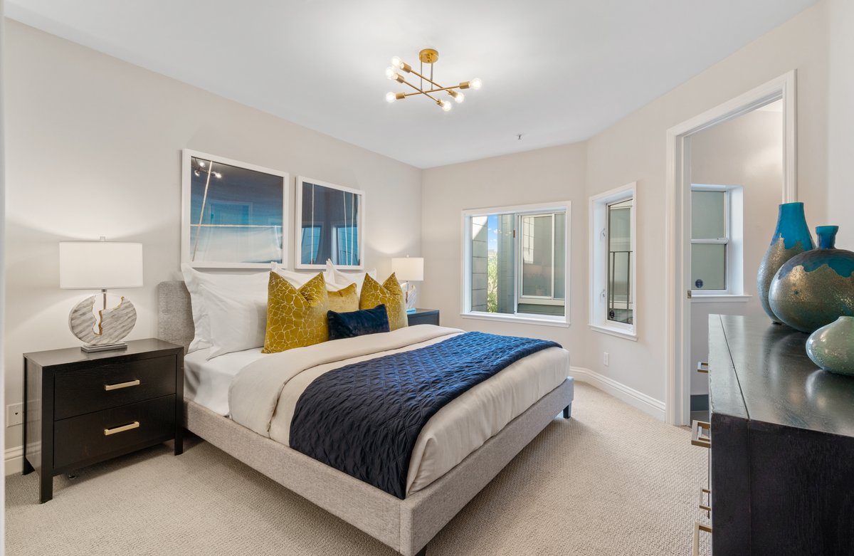 BernieAndMike's tweet image. This great Mission Dolores condominium sold over asking in 8 days at $960,000. 
379 Church St 301
MissionDoloresLife.com
#justsold #november #sanfranciscoluxuryrealestate #sanfranciscorealestate #sfrealtor #vanguardproperties #bernieandmikehomes #luxuryrealestate #sf #homes