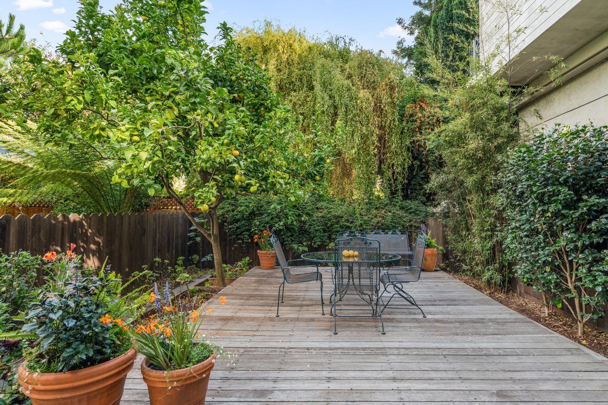 BernieAndMike's tweet image. This great Mission Dolores condominium sold over asking in 8 days at $960,000. 
379 Church St 301
MissionDoloresLife.com
#justsold #november #sanfranciscoluxuryrealestate #sanfranciscorealestate #sfrealtor #vanguardproperties #bernieandmikehomes #luxuryrealestate #sf #homes