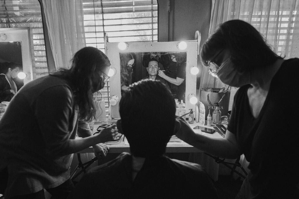 #FernandoColunga siempre cuidando hasta el más mínimo detalle #ElSecretoDeLaFamiliaGreco #AquilesGreco #ColungaTeam