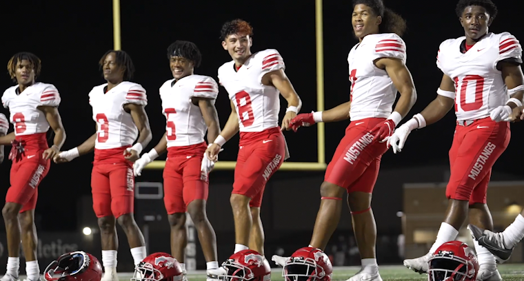 It's the regular season finale! With playoffs just a few days away, check out our week 10 recap and read about some playoff scenarios. #txhsfb POTW: @AidenHorton8 ✍️: @Matt_Harris13 🔗: hou.insidehighschoolsports.tv/article/the-co…