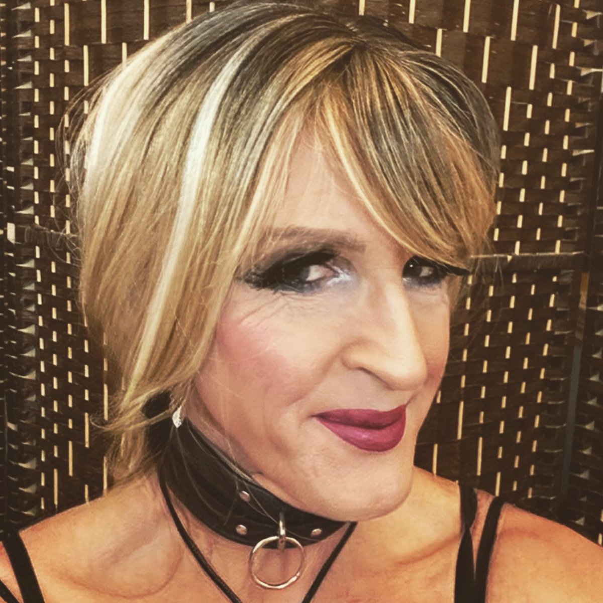 BiJoCaw's tweet photo. Having such fun…💋
#sweetwednesday https://t.co/AO0XWyX4Jl