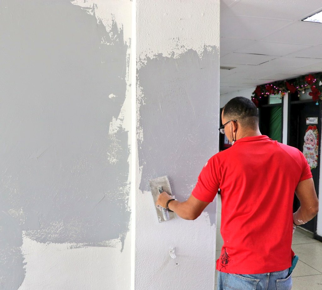 ▶️🚧 Bolivariana de Puertos continúa fortaleciendo el Plan de Recuperación y Adecuación de los Espacios Portuarios, por ello desde el <a href="/Puerto_Guanta/">Puerto de Guanta</a> se dió inicio a labores de rehabilitación de paredes del área recepción #02Nov #VenezuelaYColombiaJuntas