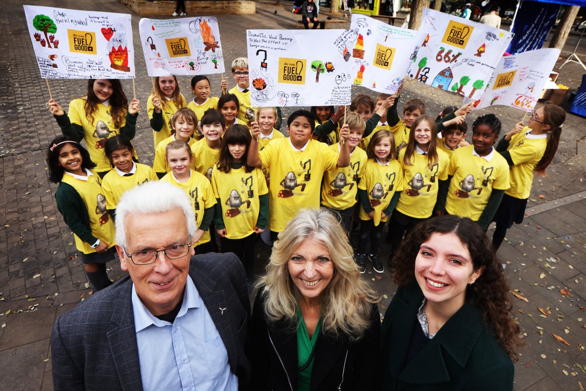 OxfordCity's tweet photo. Today we launched our #FuelGood campaign in Oxford city centre with @OxfordFOE1 and @WindmillOxford.
The campaign aims to raise awareness of the health and environmental harms of using wood-burning stoves at home.
Find out more at https://t.co/h1jXZr3afM https://t.co/fJt4g3NAFP
