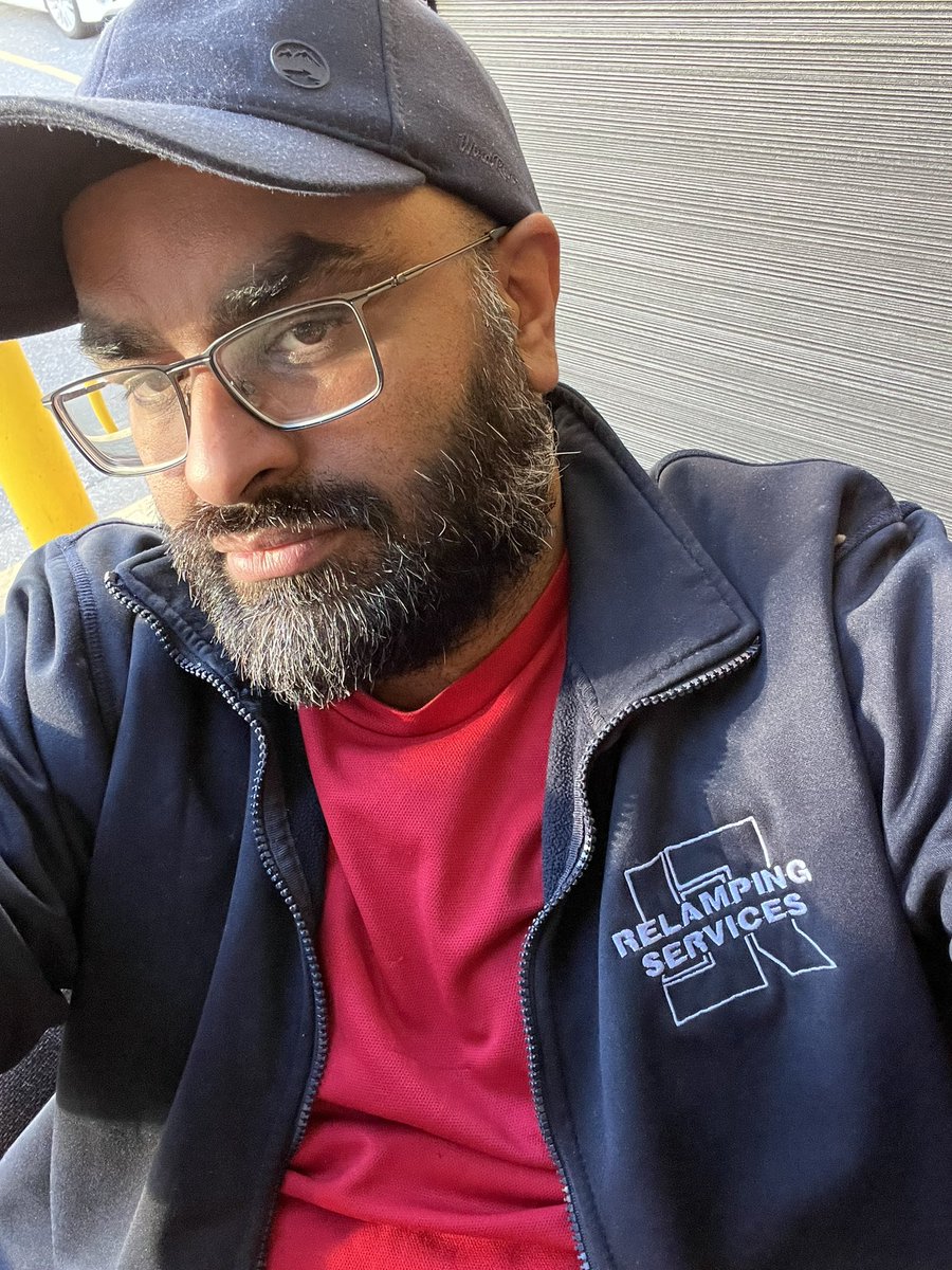 GrewalParambir's tweet photo. Paying my respects to Cst. Shaelyn Yang, who was killed in the line of duty on Oct. 18 My heart is with @BCRCMP as you say goodbye today. #RCMPNeverForgets #WearRedWednesday https://t.co/1Wo7hb8LtK