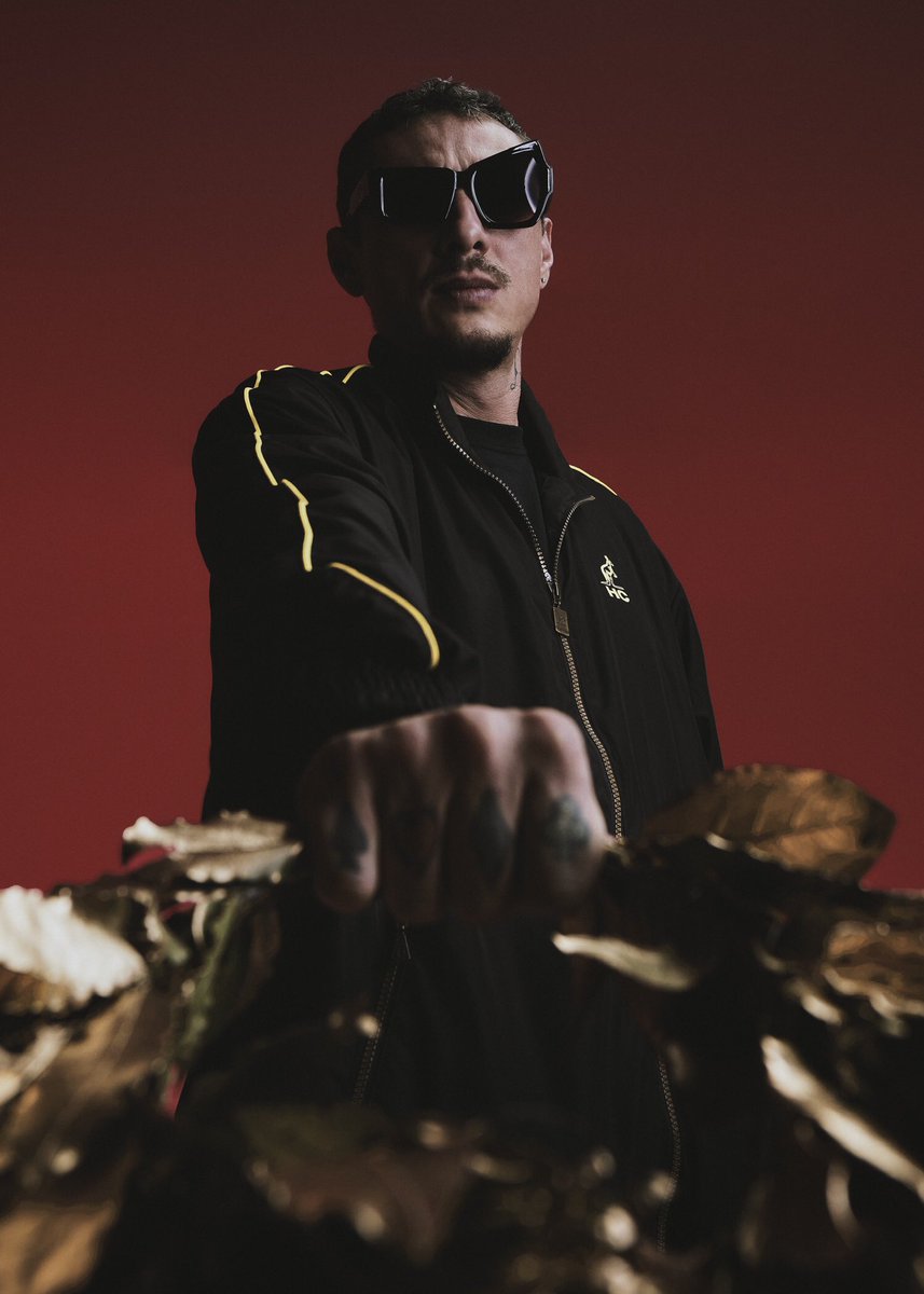 fin2danti's tweet image. In mezzo ai Danti eccoti Inoki.
Finalmente insieme a chi ha fatto la storia. 🔥🔥🔥
“Power” è sicuramente il brano più rap all’interno dell’album. 
Ho cercato di dimostrare quanto sia importante la credibilità e il potere della musica. 

#danti #inoki #power #ultimodisco #album